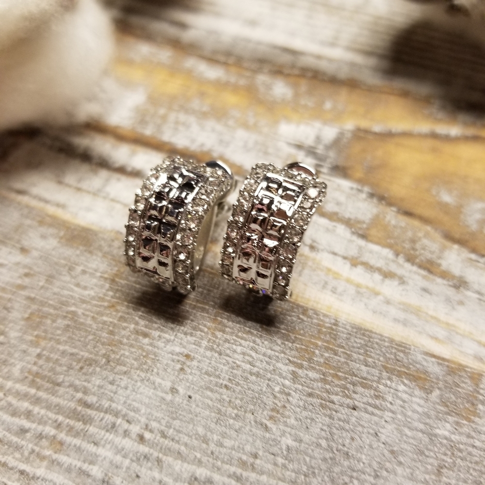 Beautiful rhinestone silver earrings - Picture 5 of 7